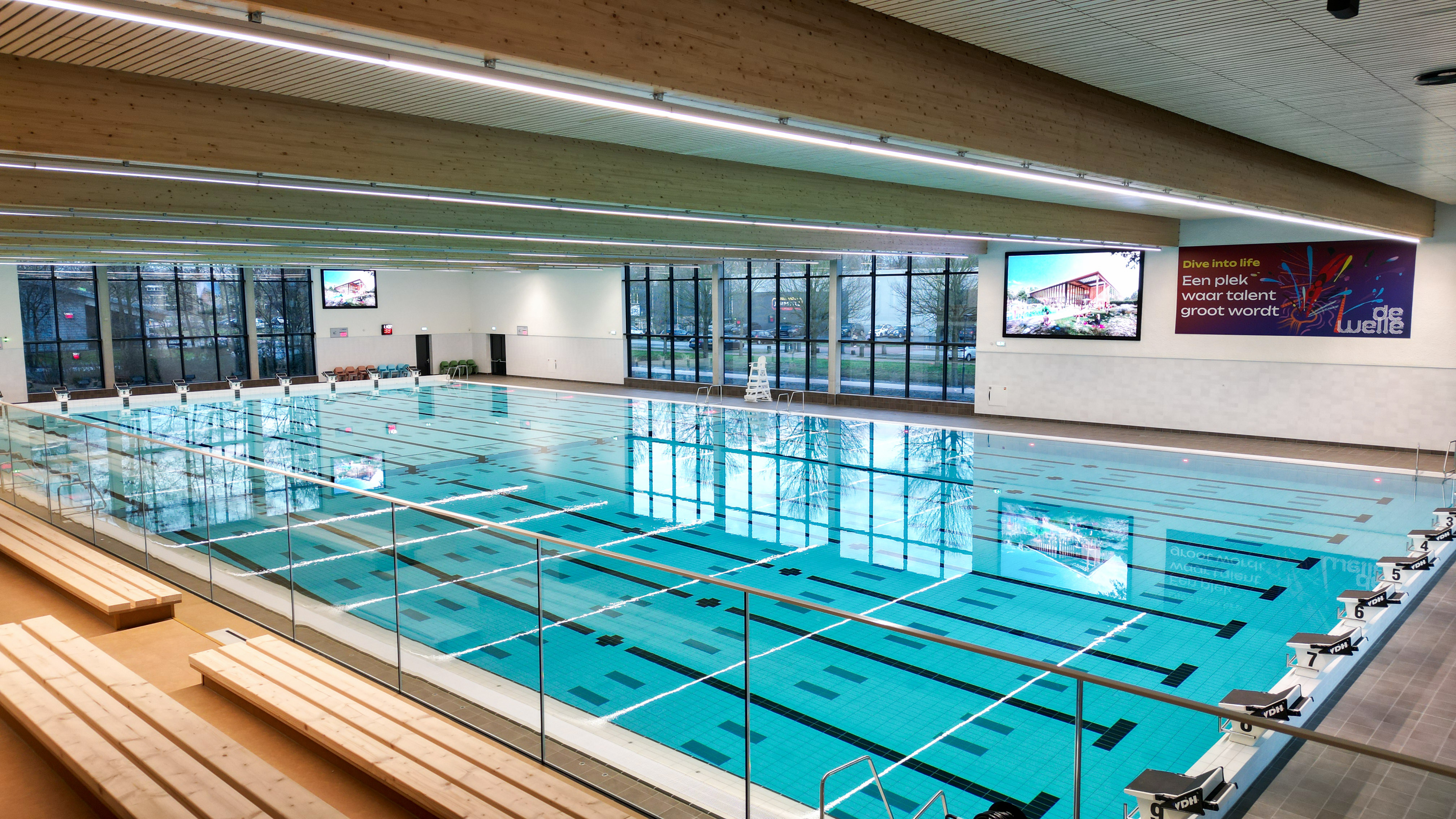 50-meterbad nieuwe welle.jpg